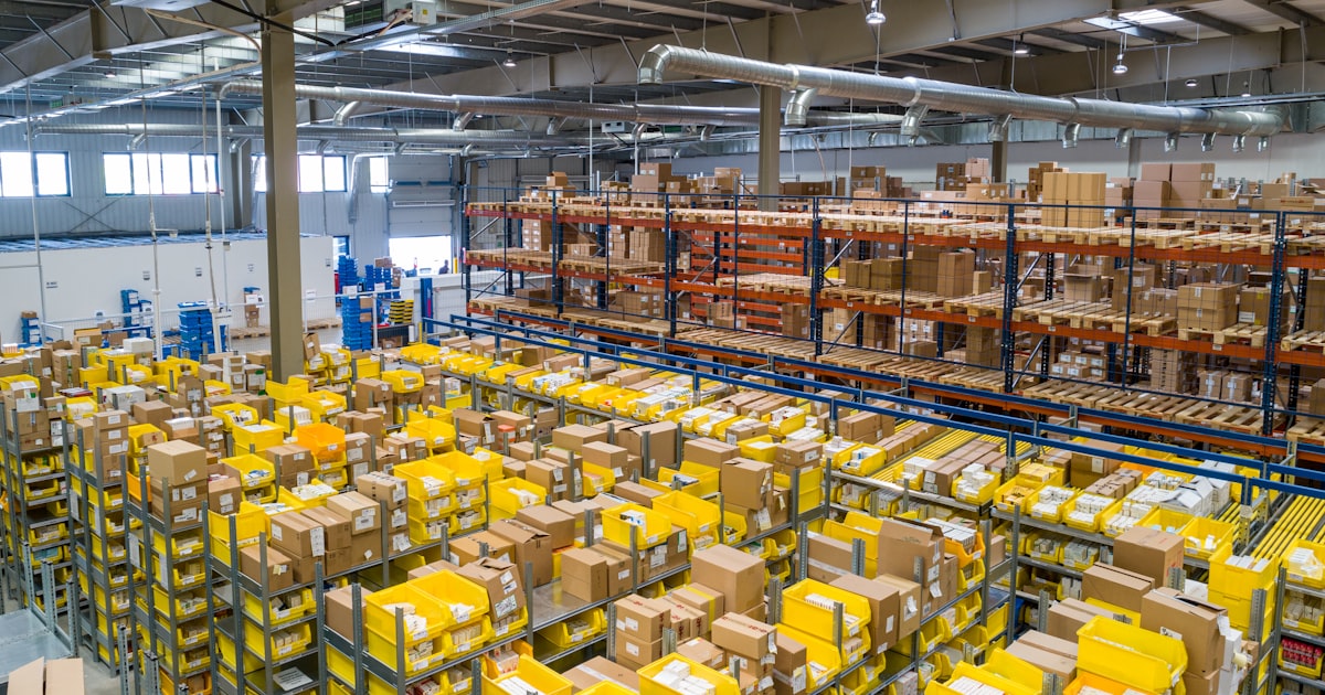 Boîtes en carton marron prêtes pour l'emballage